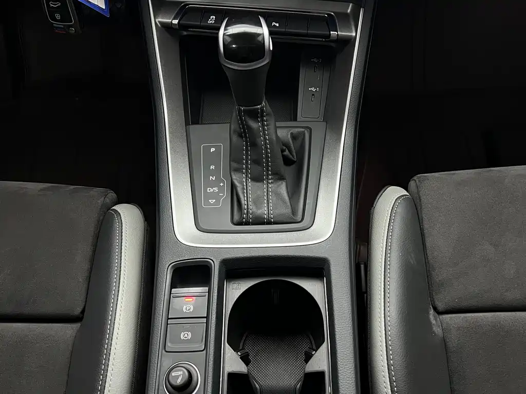 Audi Q3 2022 — фото 23