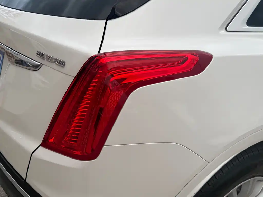 Cadillac XT5 2018 — фото 17