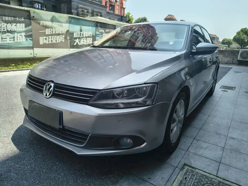 Volkswagen Sagitar 2013