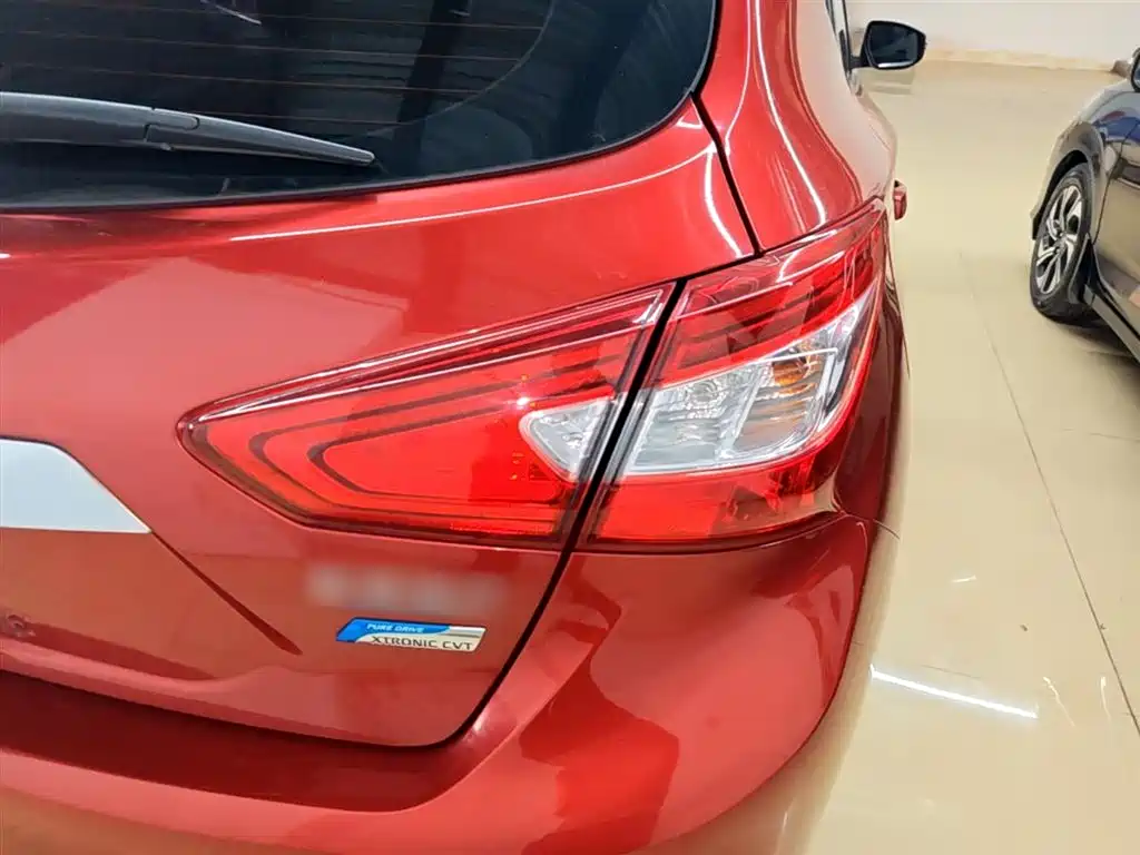 Nissan Tiida 2017 — фото 8