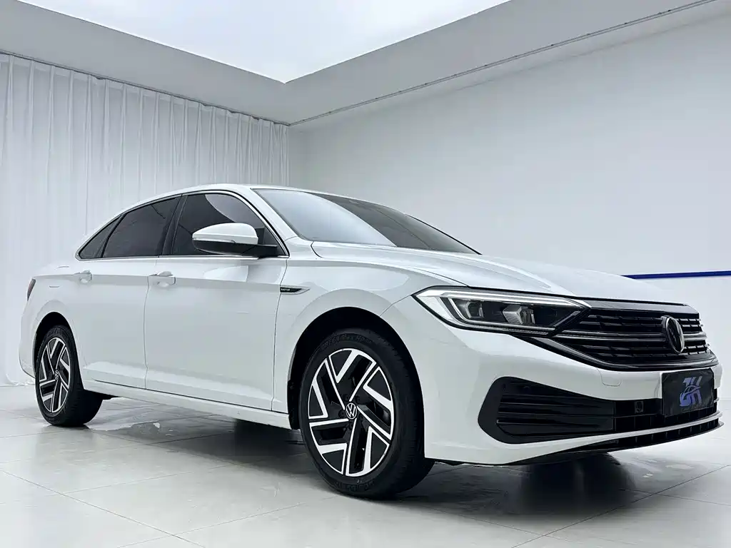Volkswagen Sagitar 2022