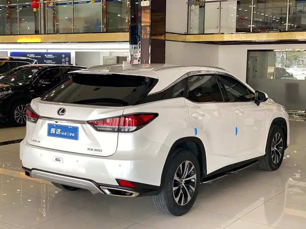 Lexus RX 2021