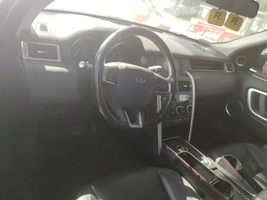 Land Rover Discovery Sport 2018 — фото 12