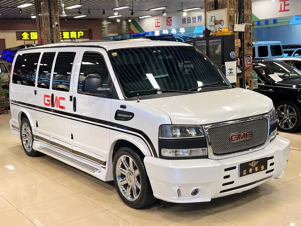 GMC Savana 2018 — фото 1
