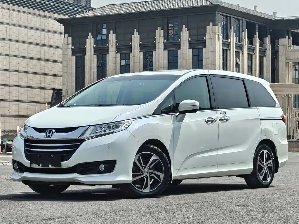 Honda Odyssey 2016 — фото 1