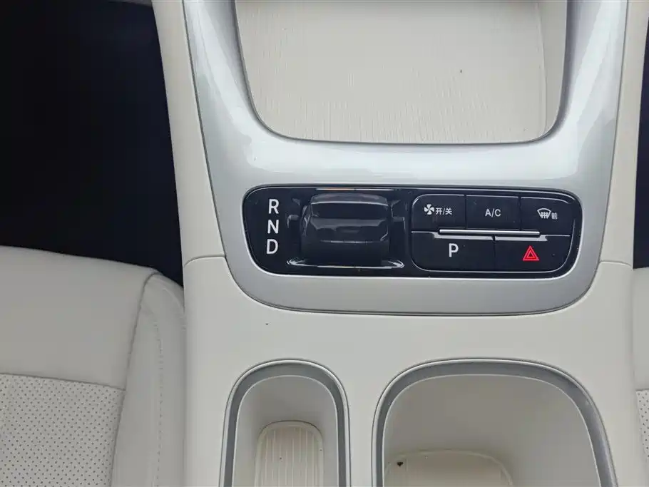 Geely Galaxy Starwish 2025 — фото 16