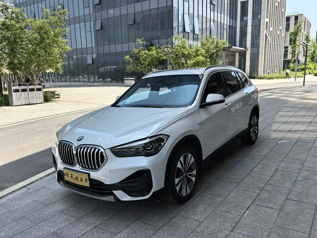 BMW X1 2020 — фото 1