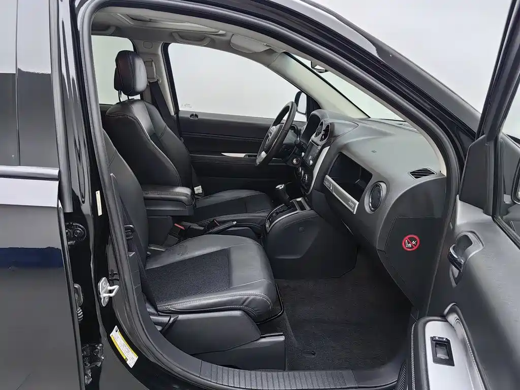 Jeep Compass 2014 — фото 23