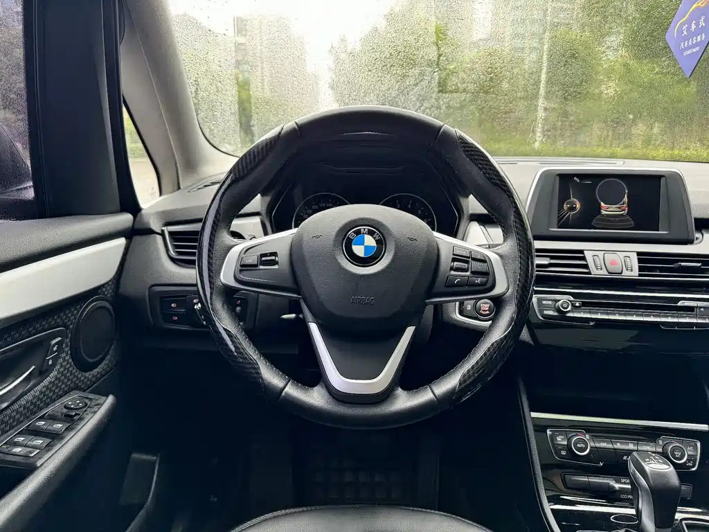 BMW 2 Series Wagon 2018 — фото 11