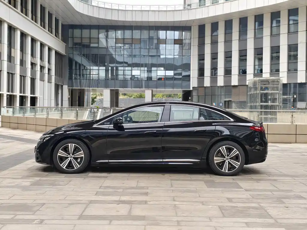 Mercedes-Benz EQE 2025