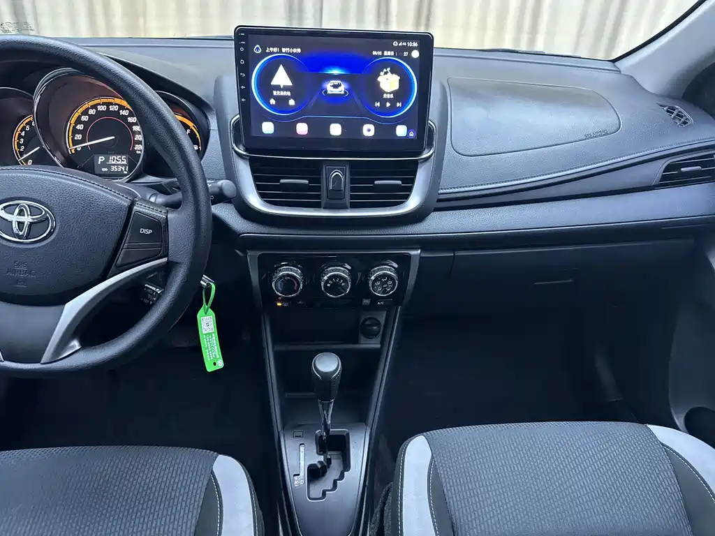 Toyota Yaris L 2022 — фото 15