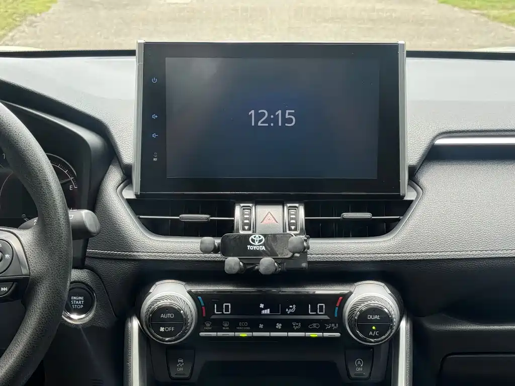 Toyota RAV4 2023 — фото 16