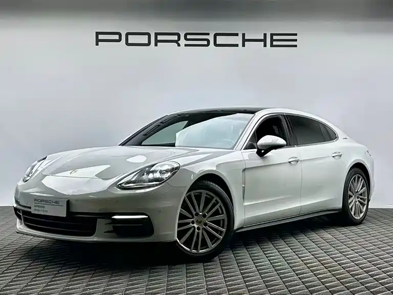 Porsche Panamera 2018 — фото 1