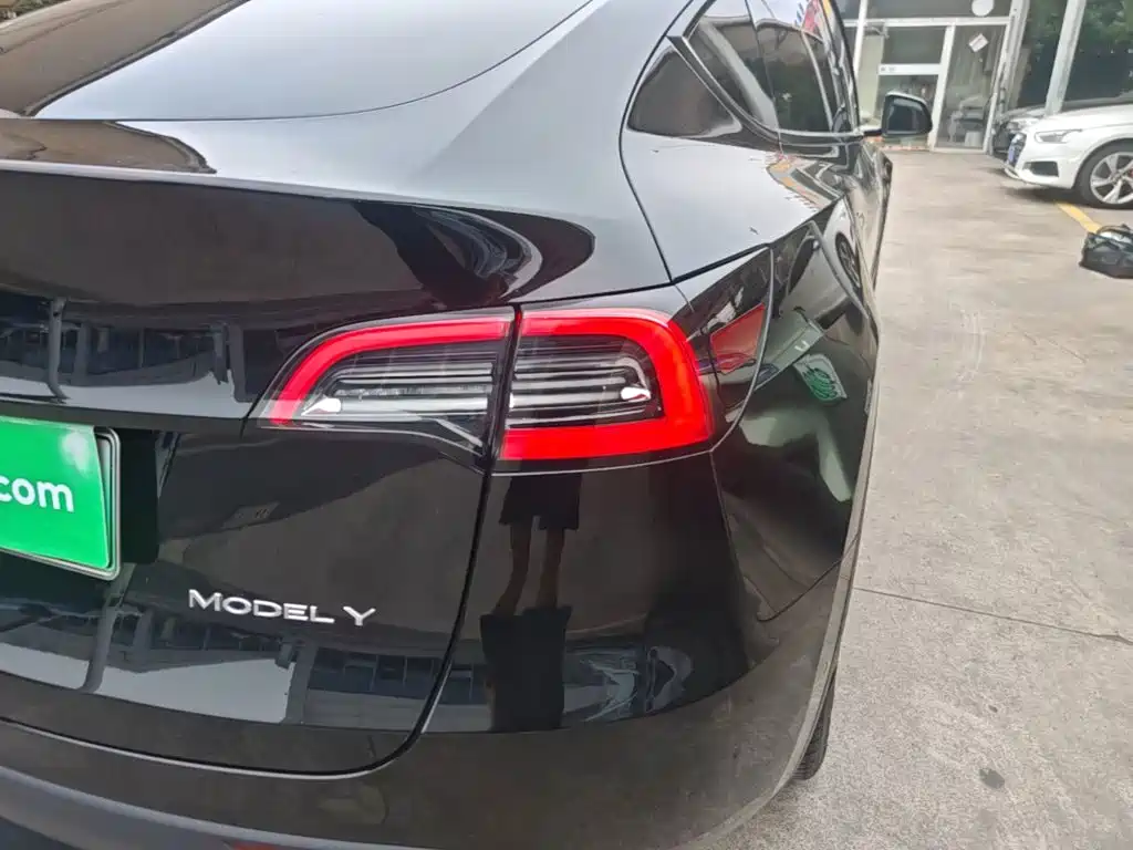 Tesla Model Y 2022 — фото 24