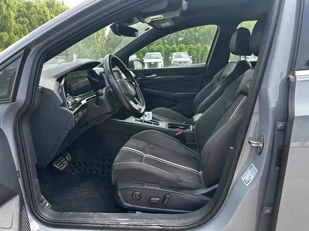 Volkswagen Golf 2023
