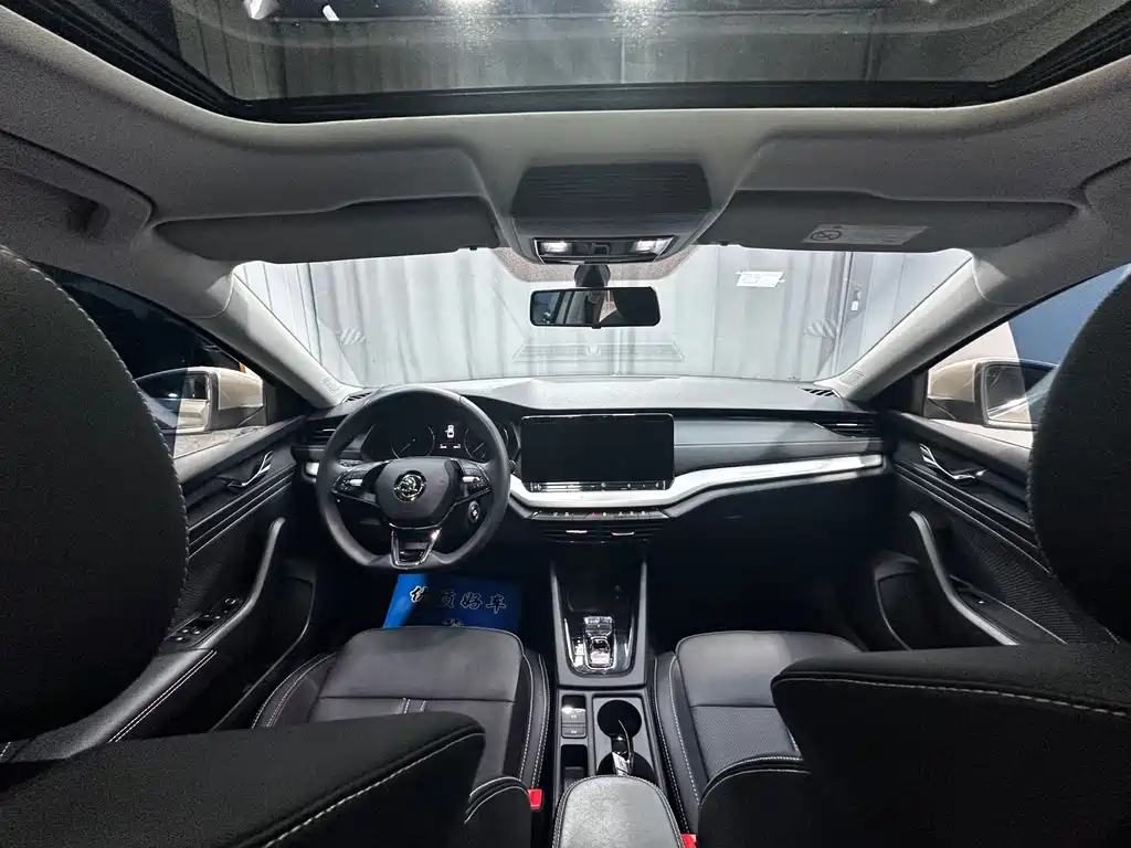 Skoda Octavia 2023 — фото 11