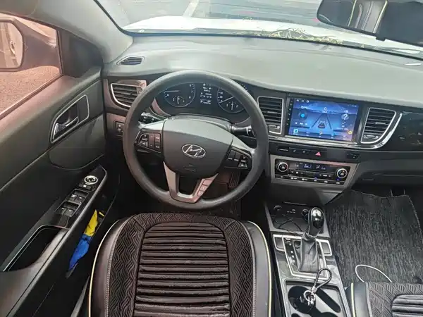 Hyundai Mistra 2015