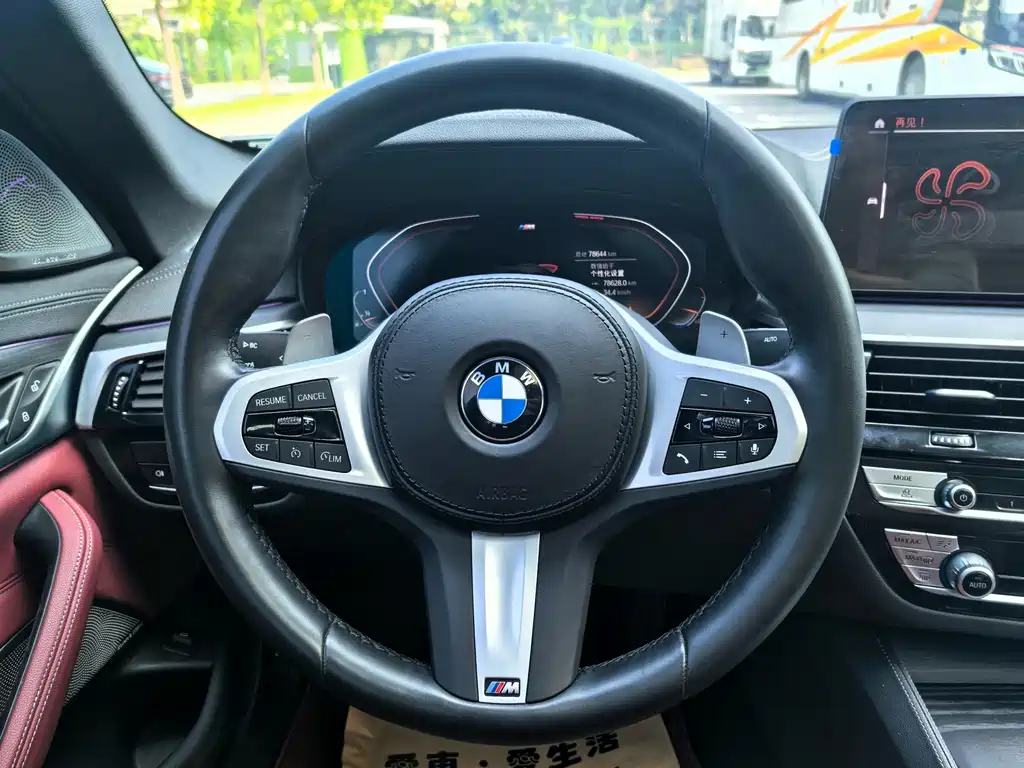 BMW 5 Series 2022 — фото 13