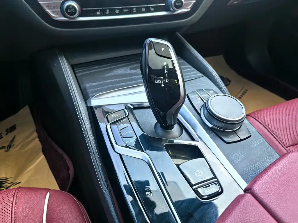 BMW 5 Series 2022 — фото 14