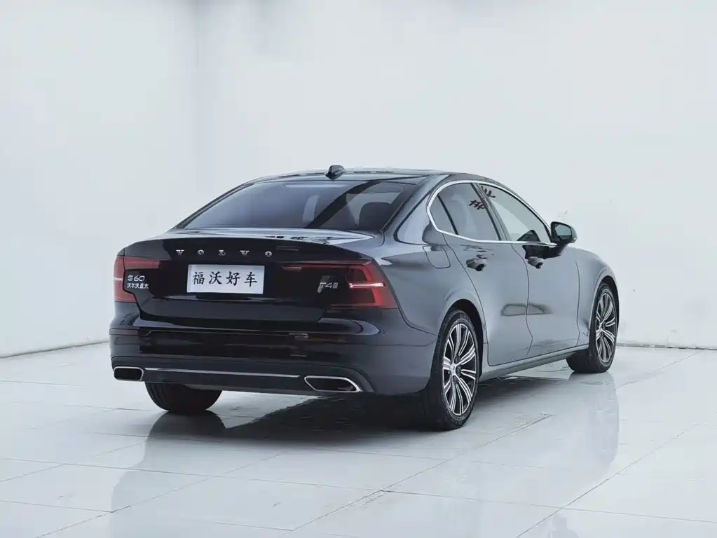 Volvo S60 2021 — фото 31