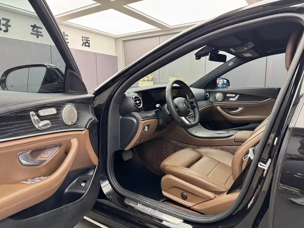 Mercedes-Benz E-Class 2022