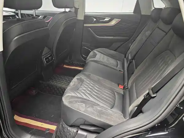 Hongqi HS5 2023