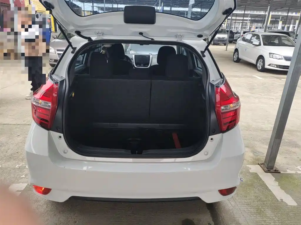 Toyota Yaris L 2019 — фото 15