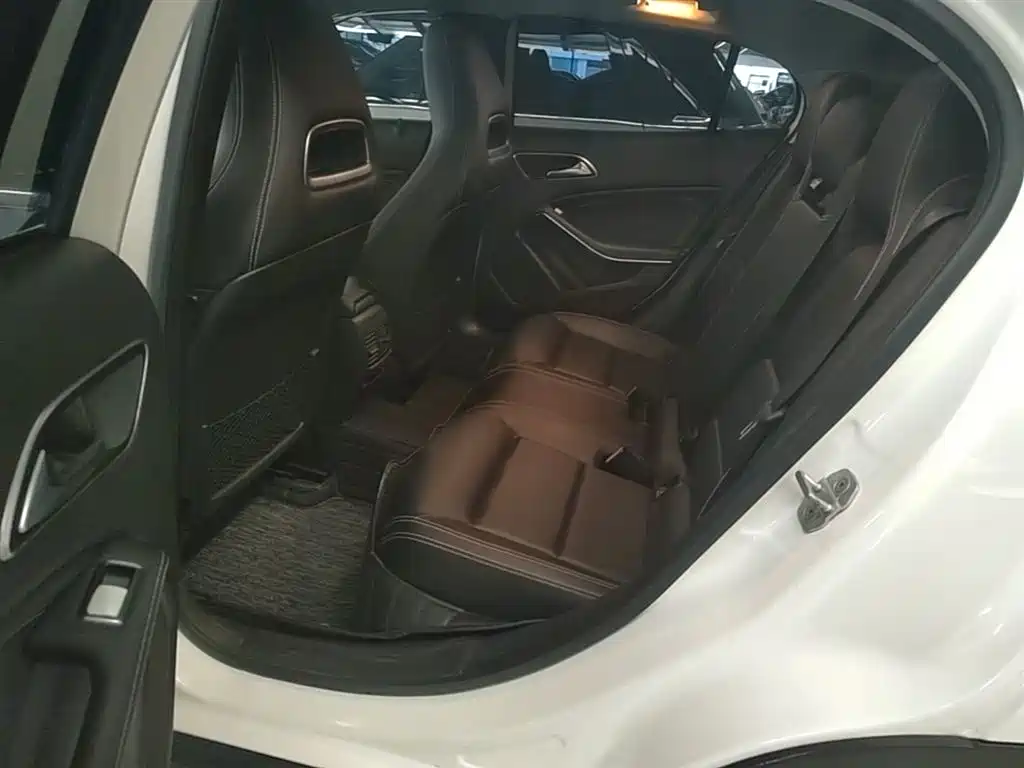 Mercedes-Benz GLA 2017 — фото 17