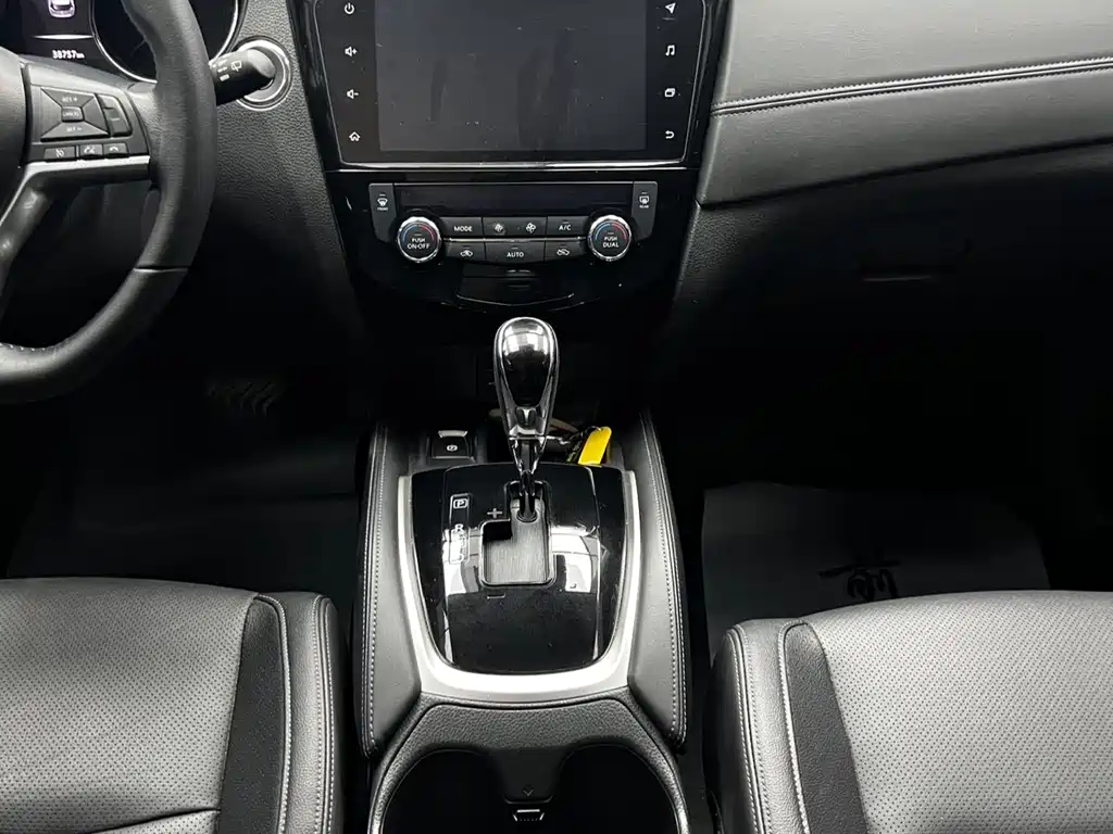 Nissan X-Trail 2023 — фото 11