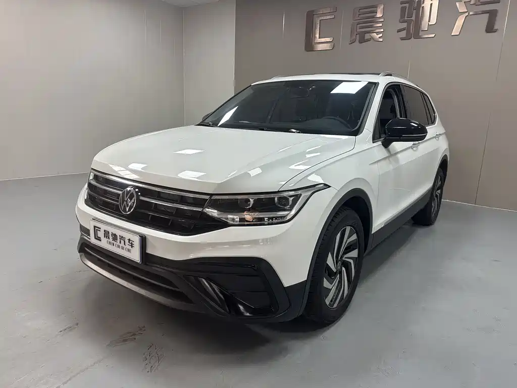 Volkswagen Tiguan L 2025 — фото 1