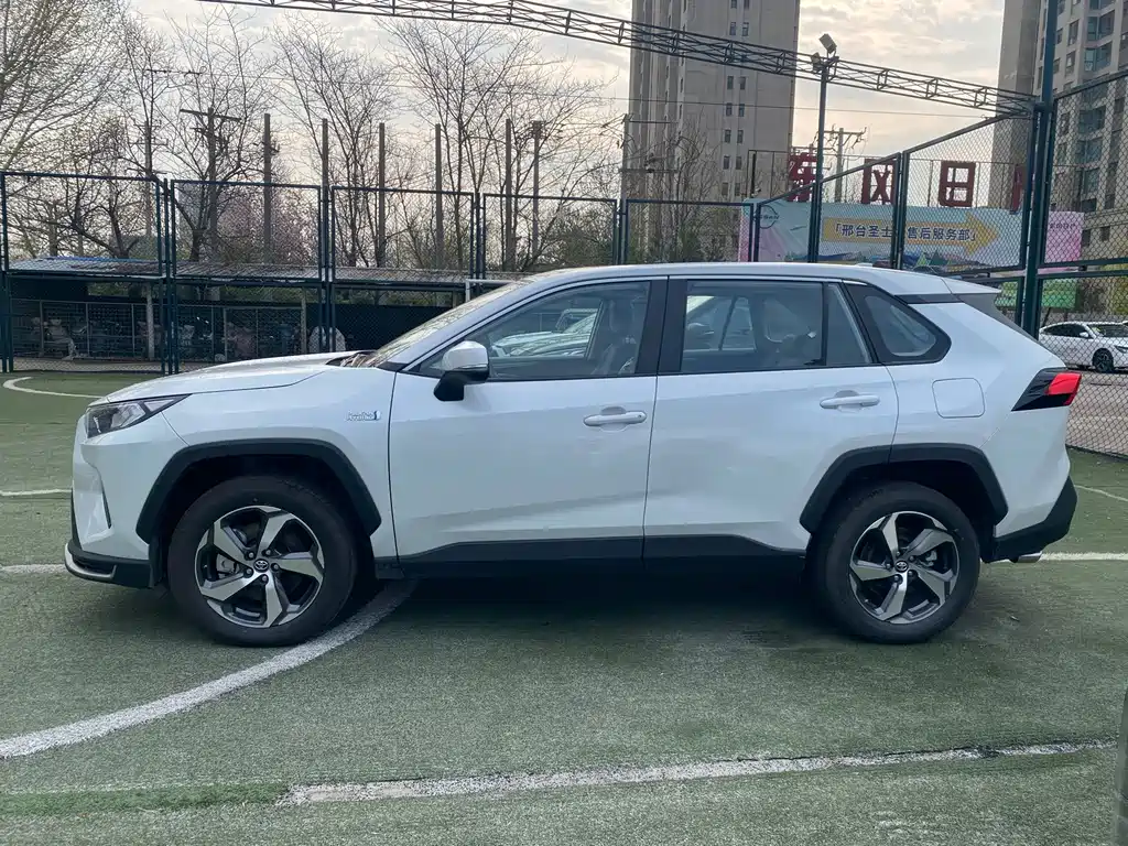 Toyota RAV4 Prime — фото 3