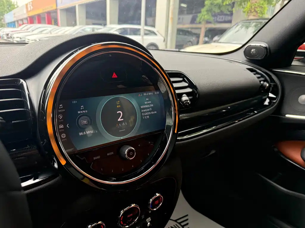 MINI Clubman 2024 — фото 16