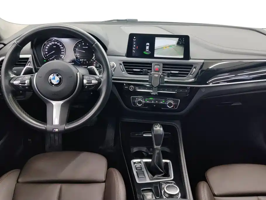 BMW 1 Series 2019 — фото 12