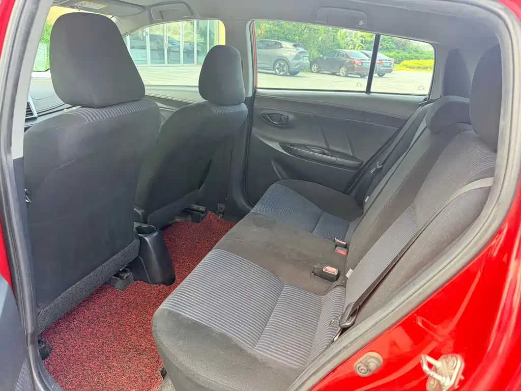 Toyota Yaris L 2014