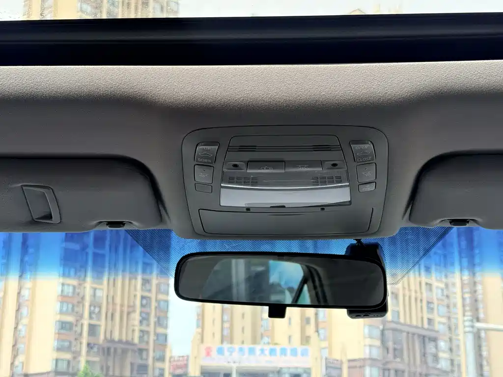 Toyota Crown 2018 — фото 18