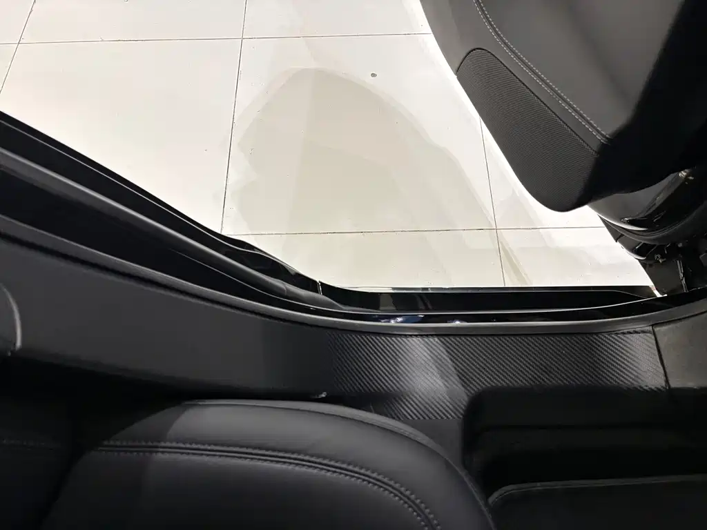 Tesla Model S 2020 — фото 15