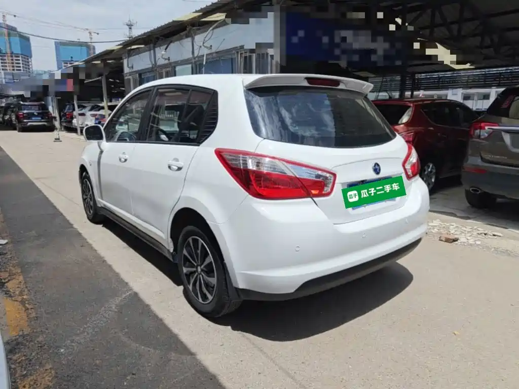 Venucia R50 2017