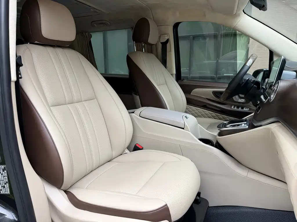Mercedes-Benz Vito 2023 — фото 11