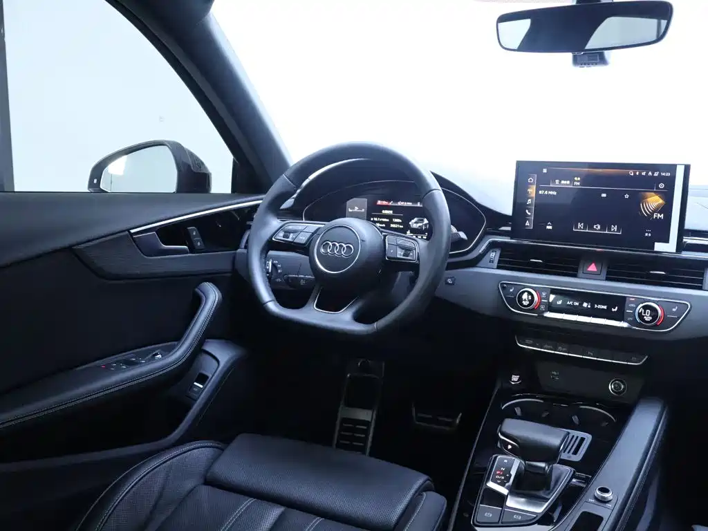 Audi A4L 2023 — фото 14