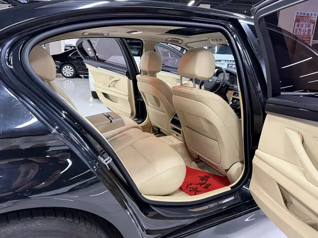 BMW 5 Series 2015 — фото 9