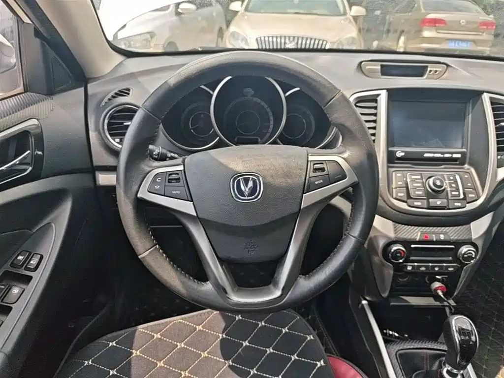 Changan Eado XT 2015 — фото 11