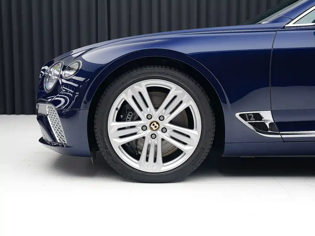 Bentley Continental 2020 — фото 9
