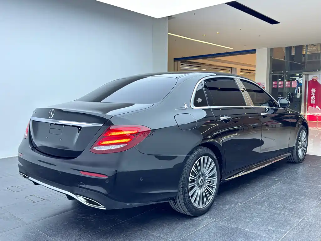 Mercedes-Benz E-Class 2020 — фото 15