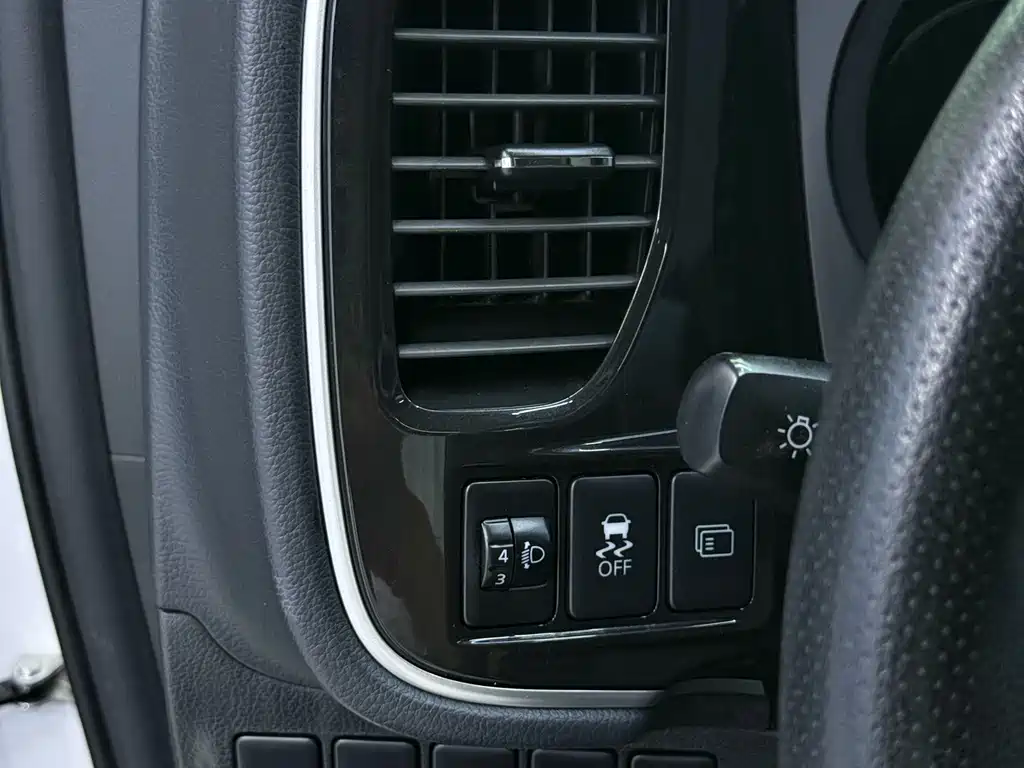 Mitsubishi Outlander 2022 — фото 13