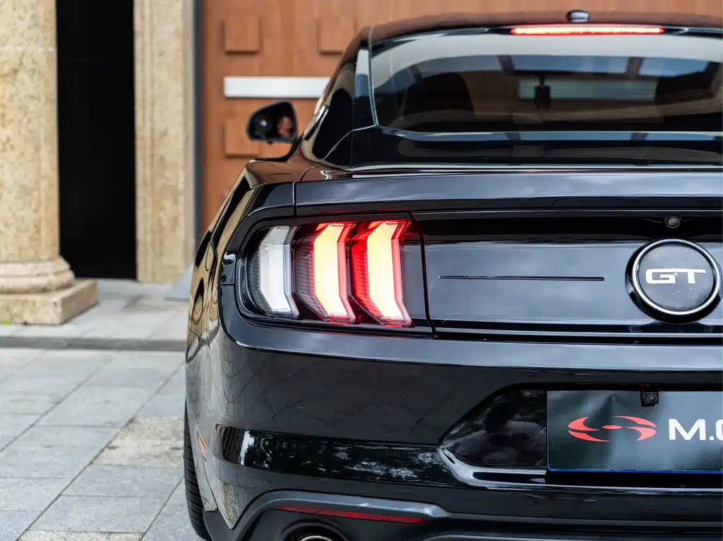Ford Mustang 2018 — фото 9