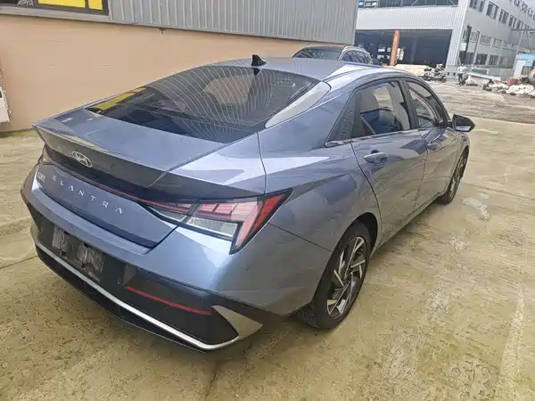 Hyundai Elantra 2024