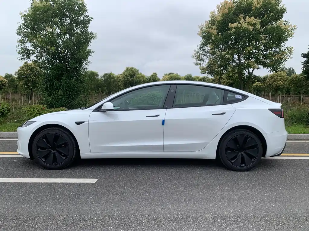 Tesla Model 3 2026