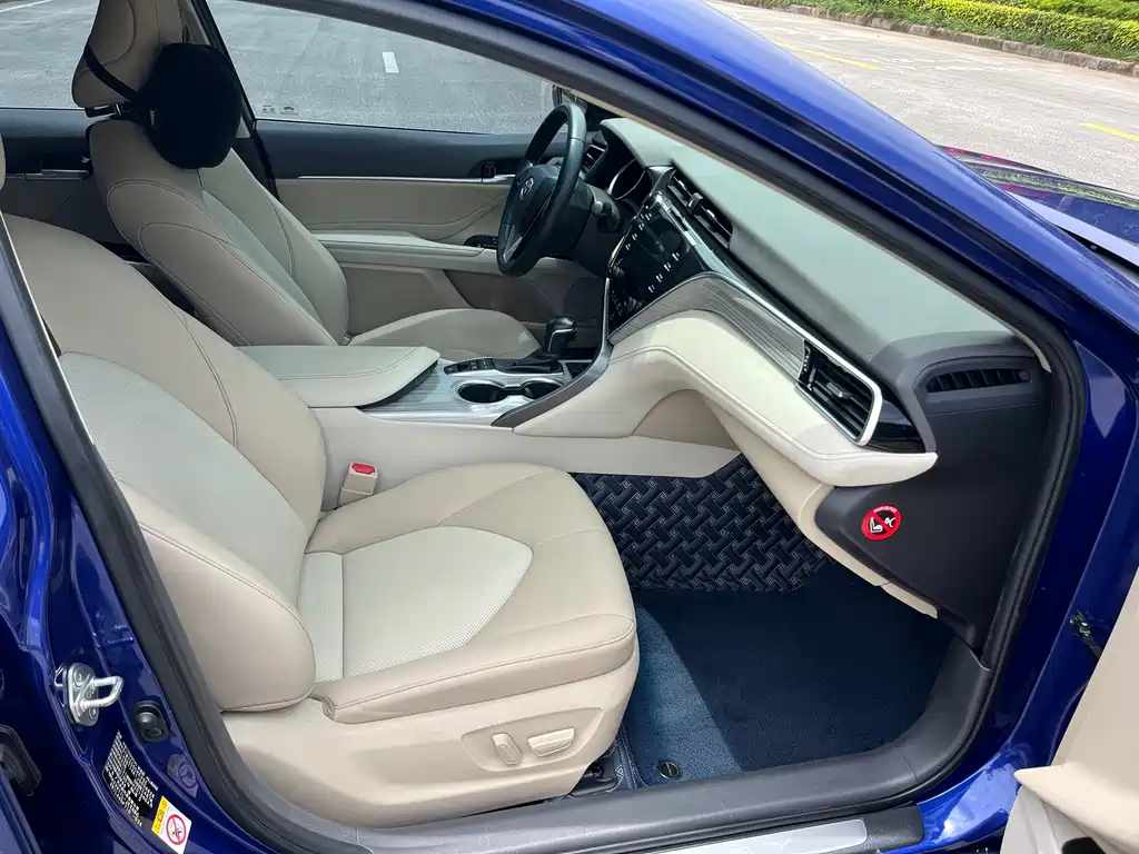 Toyota Camry 2018 — фото 14