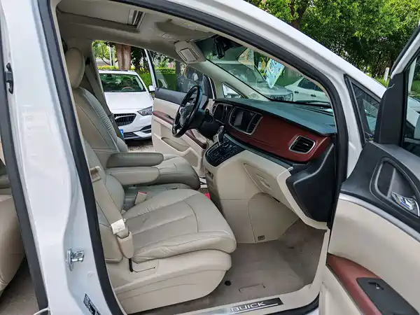 Buick GL8 2018