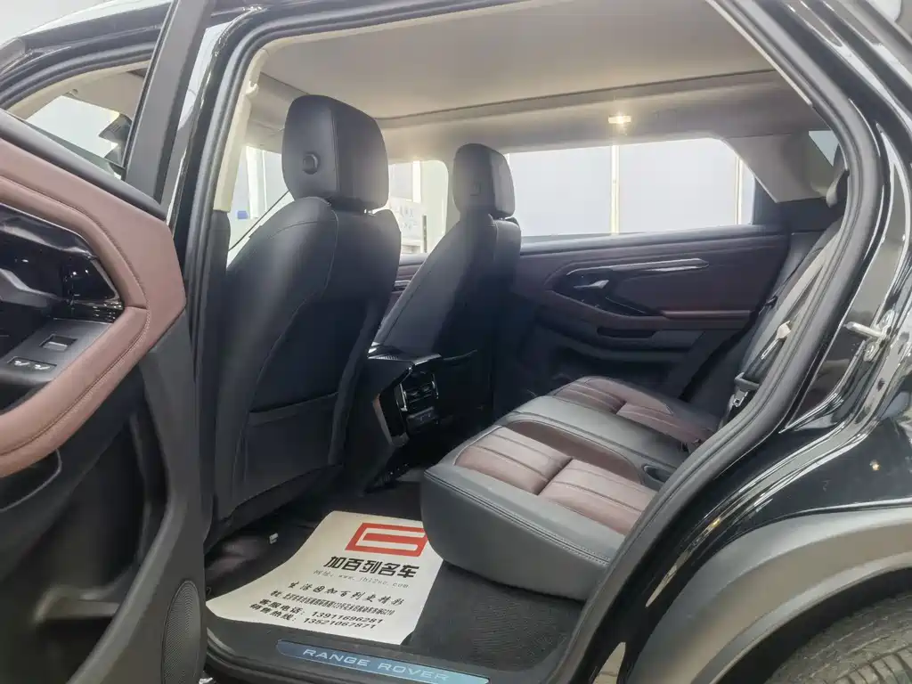 Land Rover Evoque 2023 — фото 12